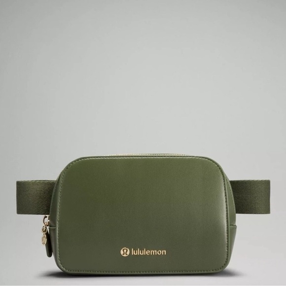 🆕💚 Lululemon Everywhere Belt Bag Cactus Leather Alternative - Barack Green - Picture 1 of 7
